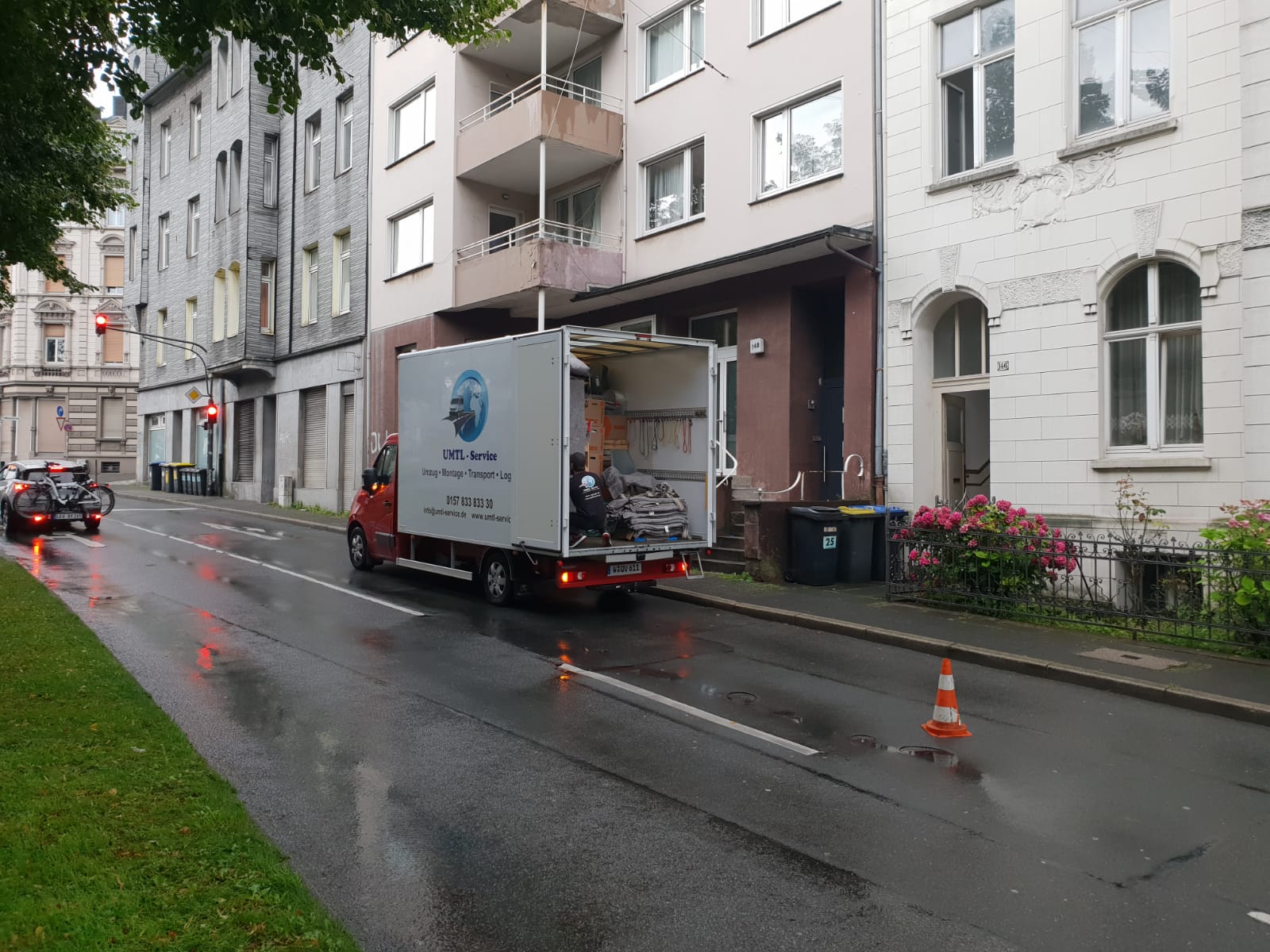 Selber umziehen kann teuer werden  | Preiswert schnell günstige saubere Arbeit Umziehen Umzug Umzugsfirma UMTL Transport Haushaltsauflösung Gevelsberg  Schwelm  Ennepetal  Hagen  Solingen  Remscheid  Dortmund  Essen  Mettmann  Velbert Düsseldorf Velbert Hilden