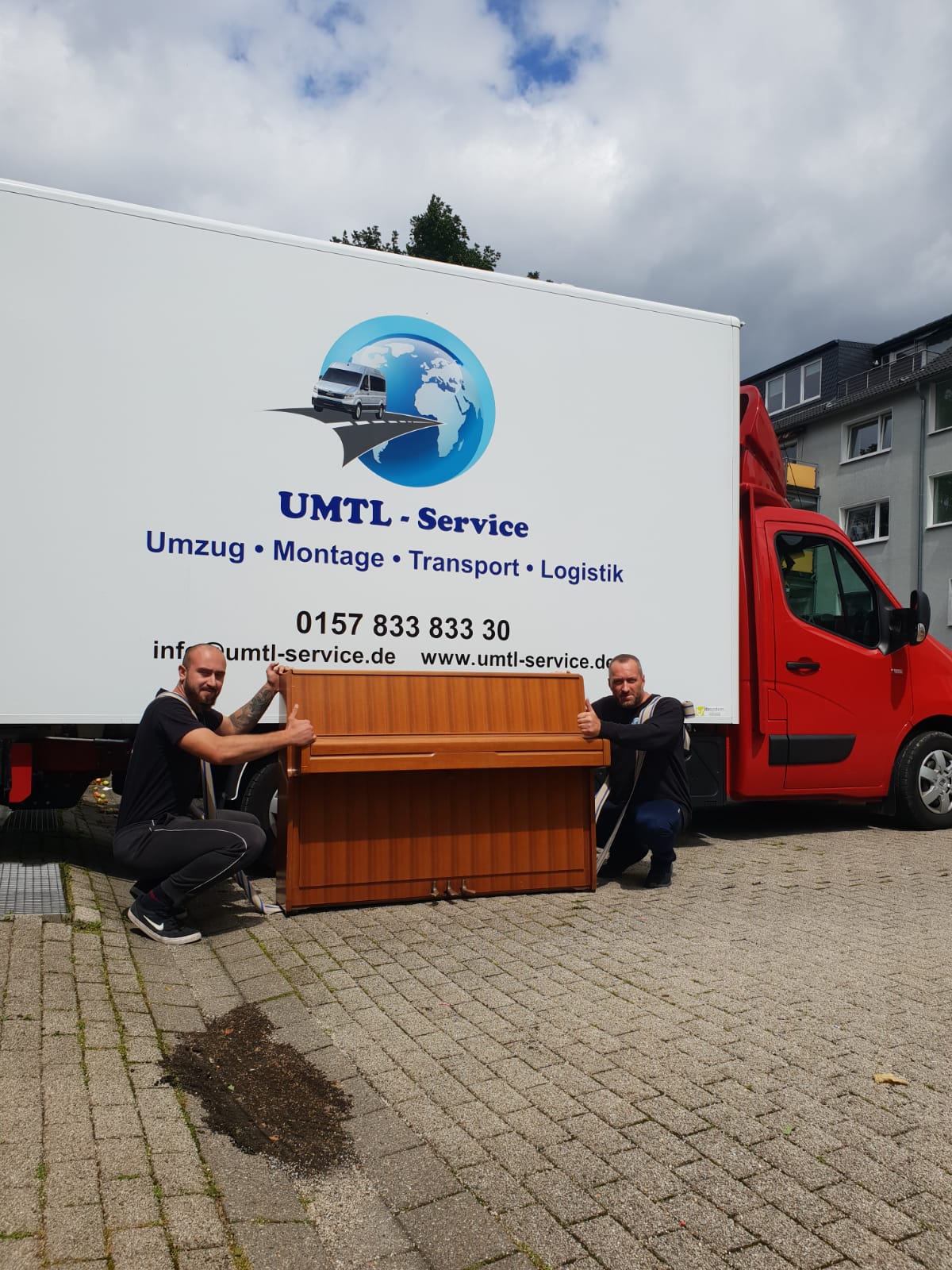 Unsere Kunden sind zufrieden. Das ist auch unsere Mission.  | Selber umziehen kann teuer werden  | Preiswert schnell günstige saubere Arbeit Umziehen Umzug Umzugsfirma UMTL Transport Haushaltsauflösung Gevelsberg  Schwelm  Ennepetal  Hagen  Solingen  Remscheid  Dortmund  Essen  Mettmann  Velbert Düsseldorf Velbert Hilden